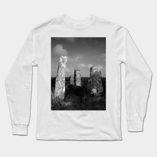 Stones at Zennor Quoit, Cornwall Long Sleeve T-Shirt